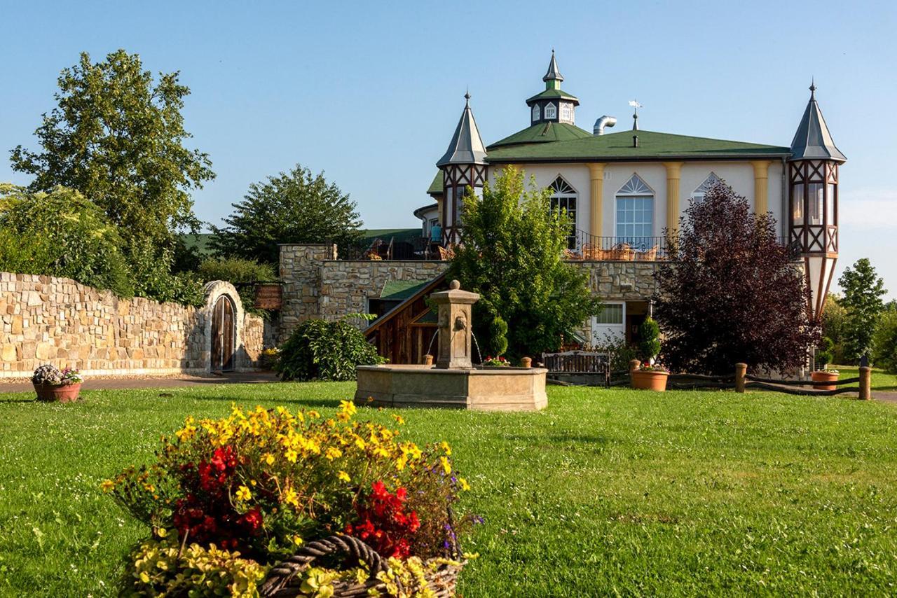 Wellnesshotel Seeschloesschen - Privat- Spa & Naturresort Senftenberg Exteriör bild